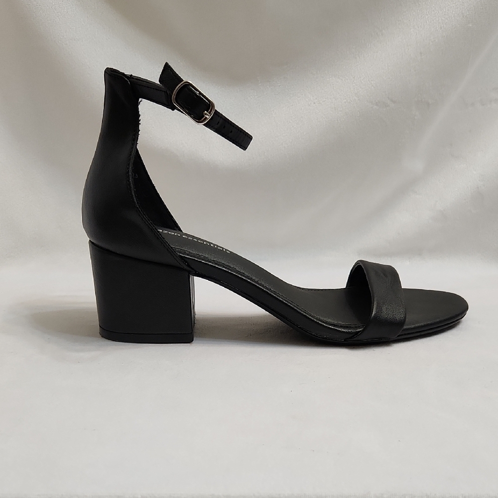 Amazon Essentials Black Block Heel Sandals (W Size 6.5)